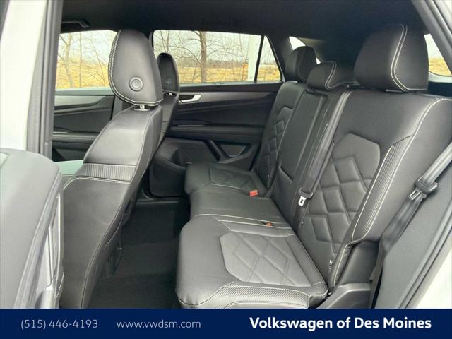 2026 Volkswagen Atlas Cross Sport SE with Technology