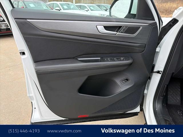 2026 Volkswagen Atlas Cross Sport SE with Technology