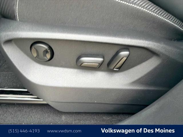 2026 Volkswagen Atlas Cross Sport SE with Technology