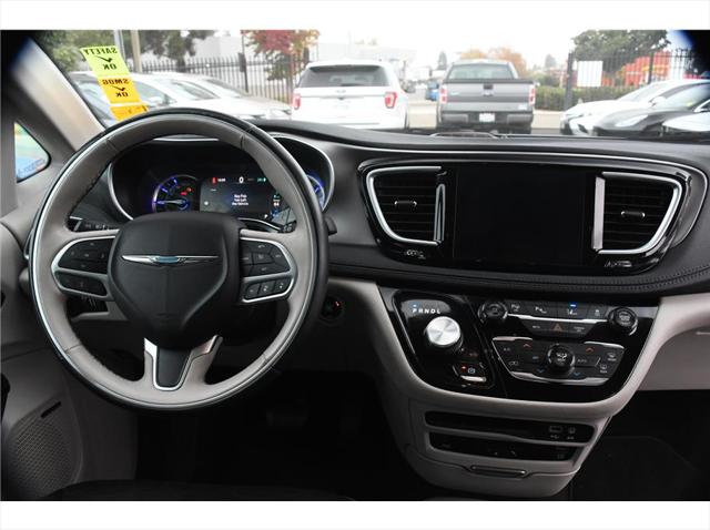 2018 Chrysler Pacifica Hybrid Limited