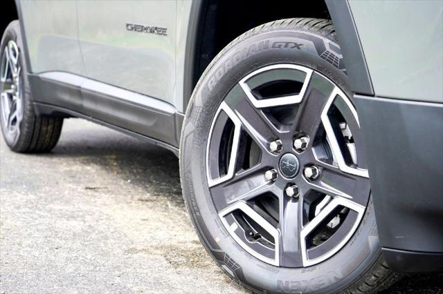 2026 Jeep Cherokee CHEROKEE LAREDO 4X4