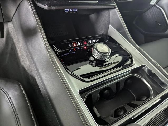 2026 Jeep Grand Wagoneer 4x2