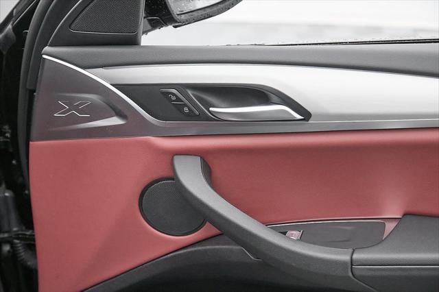 2025 BMW X4 xDrive30i
