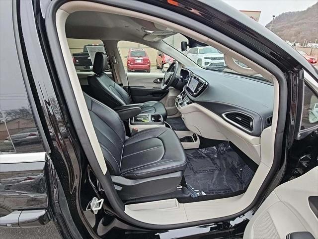 2024 Chrysler Pacifica Hybrid Select 2024 Chrysler Pacifica Hybrid Select