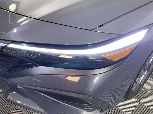 2024 Hyundai Elantra SEL 2024 Hyundai Elantra SEL