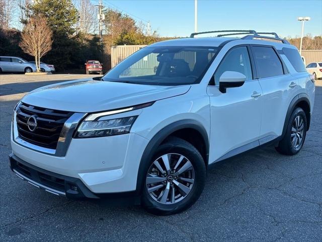 2022 Nissan Pathfinder SL 4WD
