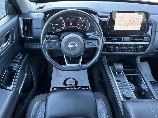 2022 Nissan Pathfinder SL 4WD