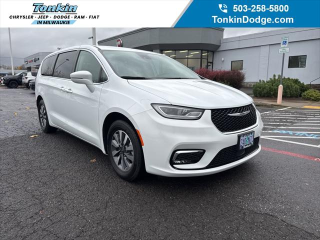 2022 Chrysler Pacifica Hybrid Touring L 2022 Chrysler Pacifica Hybrid Touring L