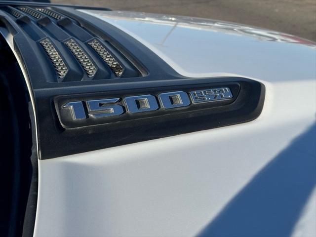 2019 RAM 1500 Laramie Crew Cab 4x4 57 Box