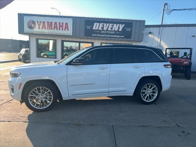 2022 Jeep Grand Cherokee Summit 4x4 2022 Jeep Grand Cherokee Summit 4x4