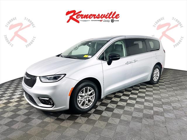 2024 Chrysler Pacifica Touring L 2024 Chrysler Pacifica Touring L