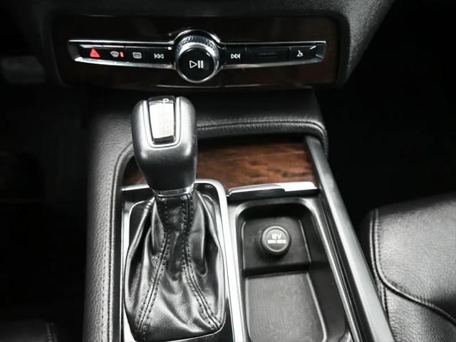 2019 Volvo XC90 T6 Momentum
