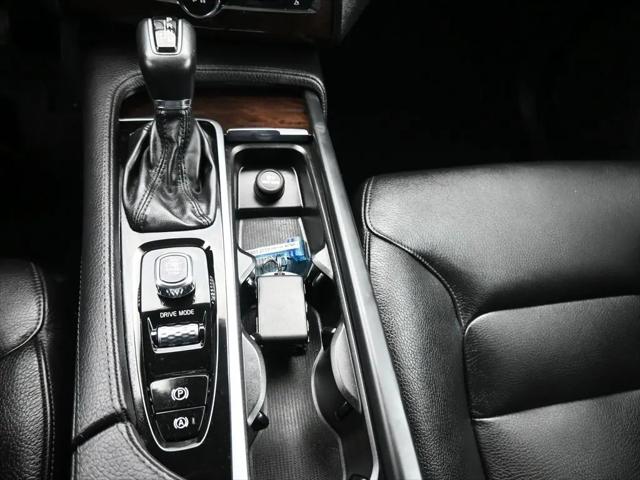 2019 Volvo XC90 T6 Momentum