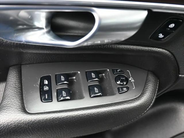 2019 Volvo XC90 T6 Momentum