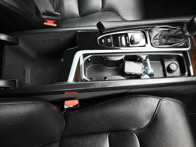 2019 Volvo XC90 T6 Momentum