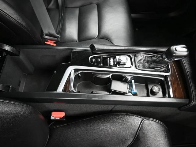 2019 Volvo XC90 T6 Momentum