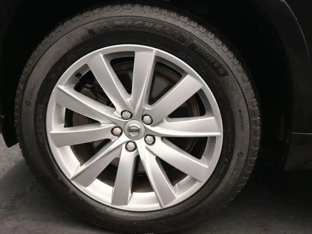 2019 Volvo XC90 T6 Momentum