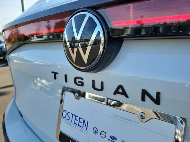 2026 Volkswagen Tiguan SE R-Line Black