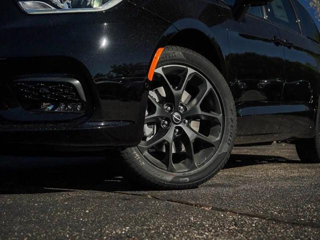 2026 Chrysler Pacifica Limited AWD