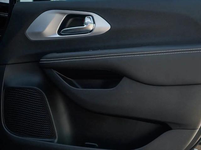 2026 Chrysler Pacifica Limited AWD
