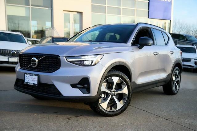 2026 Volvo XC40 Plus, B5 AWD Gas (mild hybrid), Dark
