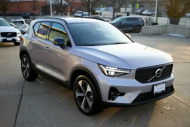 2026 Volvo XC40 Plus, B5 AWD Gas (mild hybrid), Dark