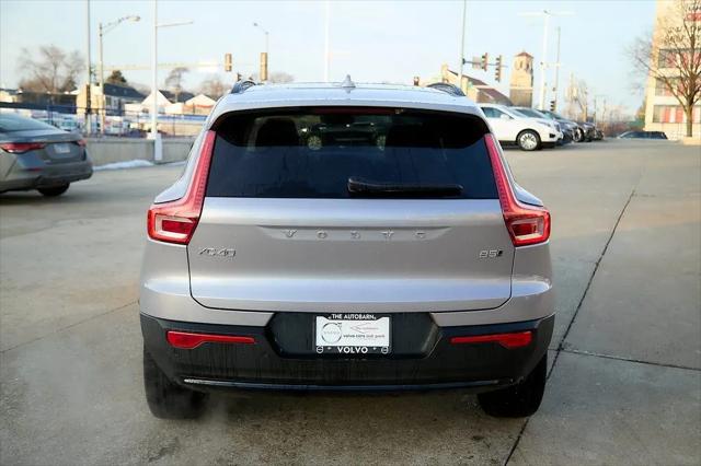2026 Volvo XC40 Plus, B5 AWD Gas (mild hybrid), Dark