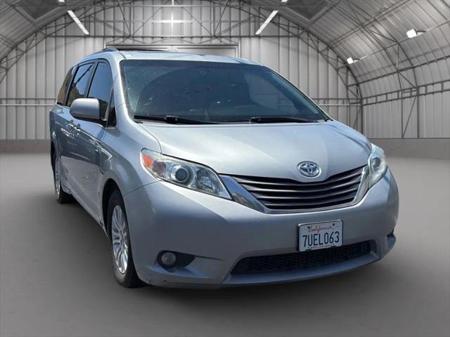 2016 Toyota Sienna XLE 8 Passenger