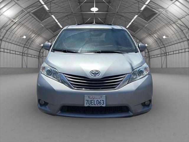 2016 Toyota Sienna XLE 8 Passenger