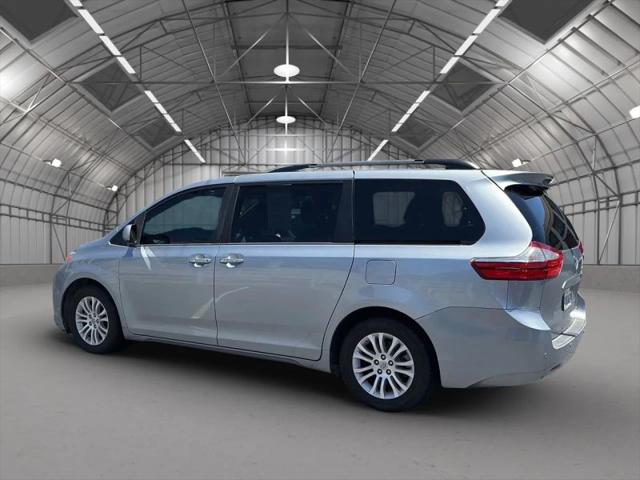 2016 Toyota Sienna XLE 8 Passenger