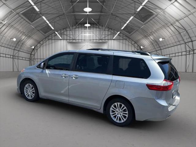 2016 Toyota Sienna XLE 8 Passenger