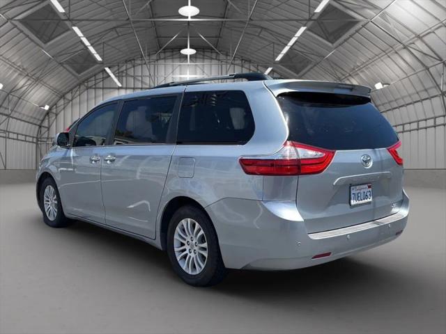 2016 Toyota Sienna XLE 8 Passenger
