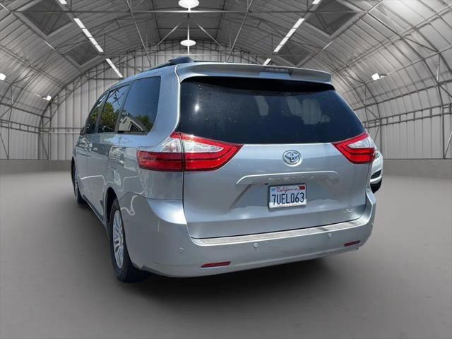 2016 Toyota Sienna XLE 8 Passenger