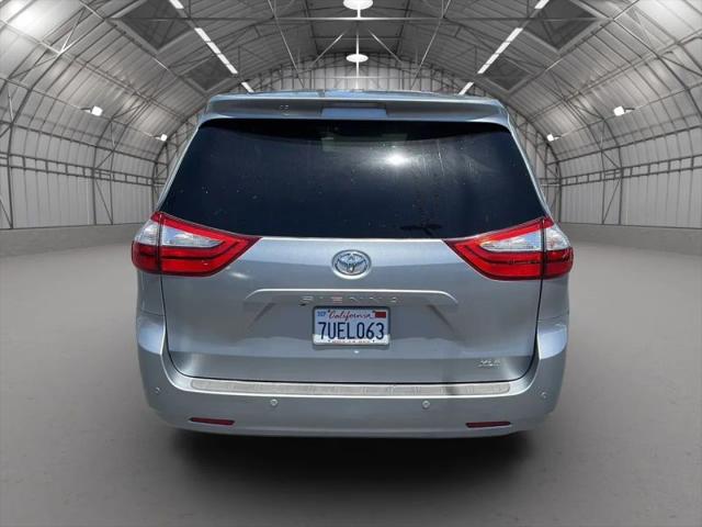 2016 Toyota Sienna XLE 8 Passenger