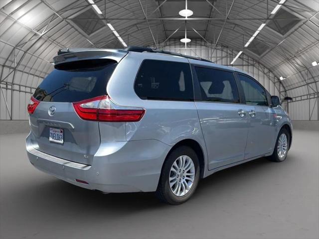 2016 Toyota Sienna XLE 8 Passenger