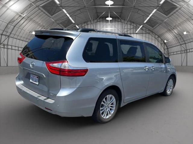 2016 Toyota Sienna XLE 8 Passenger