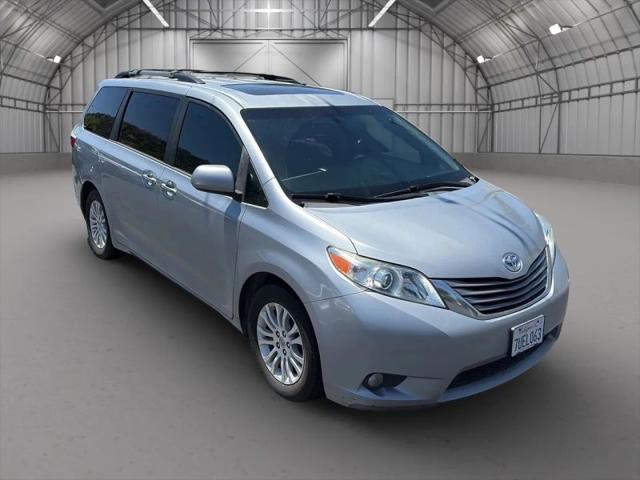 2016 Toyota Sienna XLE 8 Passenger