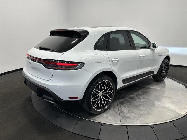 2025 Porsche Macan T