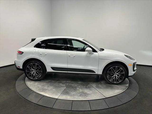 2025 Porsche Macan T