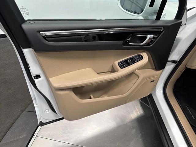 2025 Porsche Macan T