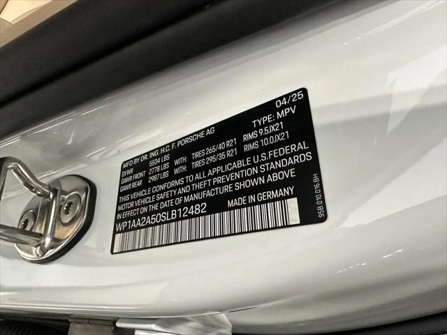 2025 Porsche Macan T