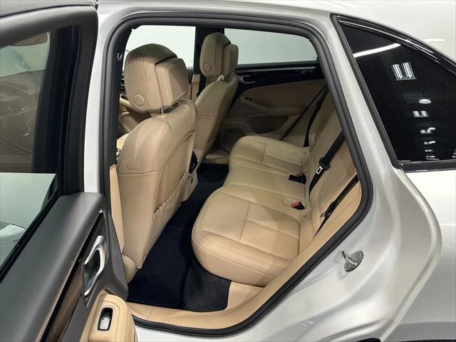 2025 Porsche Macan T