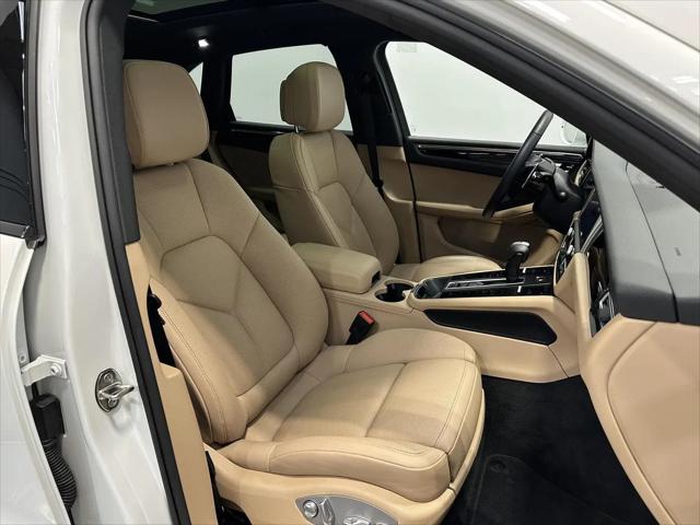 2025 Porsche Macan T