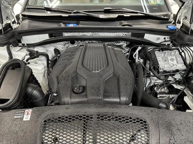 2025 Porsche Macan T