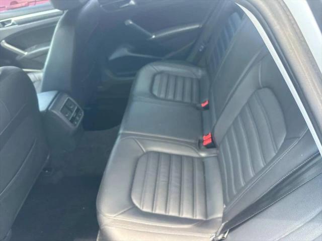2017 Volkswagen Passat 1.8T SEL Premium