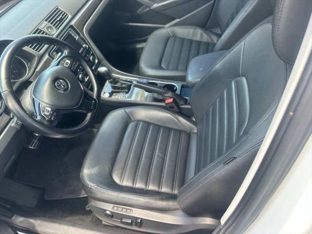 2017 Volkswagen Passat 1.8T SEL Premium