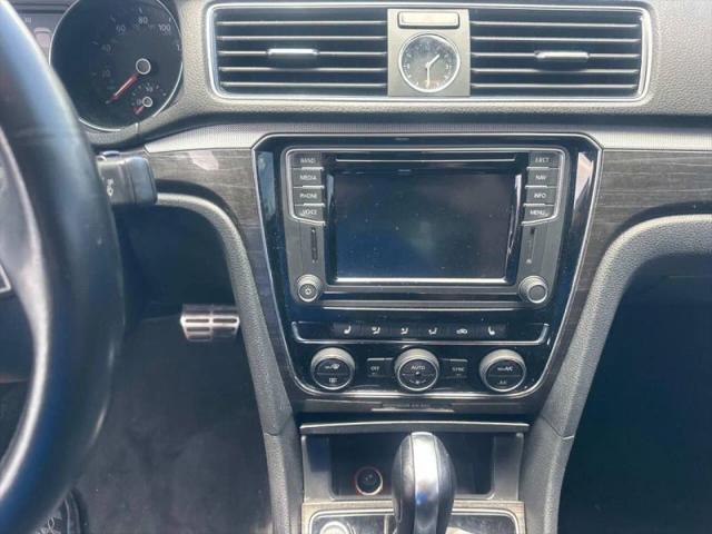 2017 Volkswagen Passat 1.8T SEL Premium