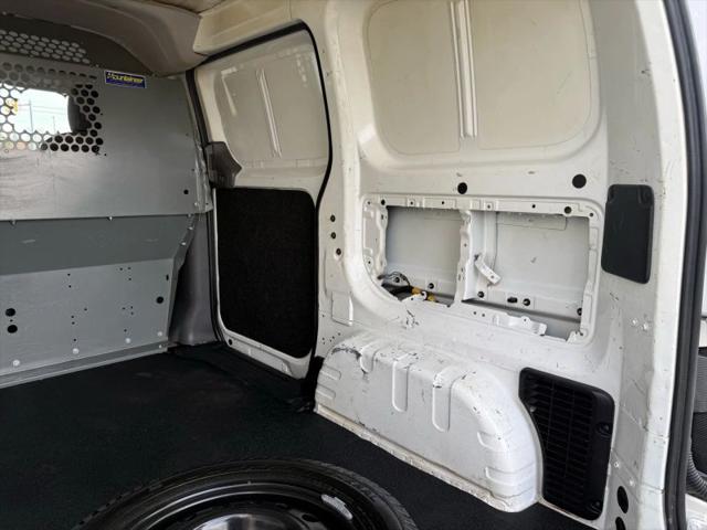 2017 Nissan NV200 SV