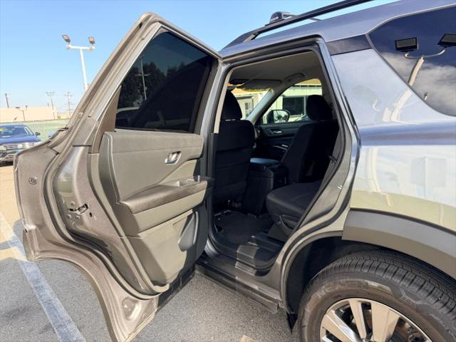 2022 Nissan Pathfinder SV 2WD