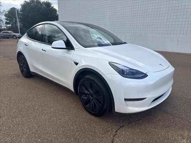 2025 Tesla Model Y Long Range's photo